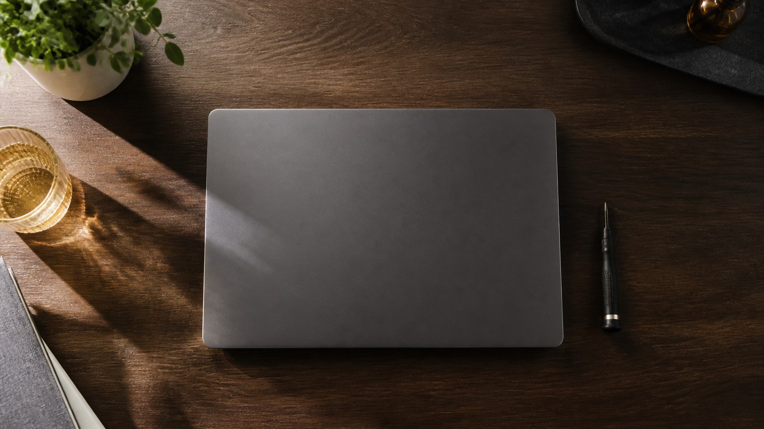 Surfaceをおすすめしない理由と後悔しない中古PC選びのイメージ